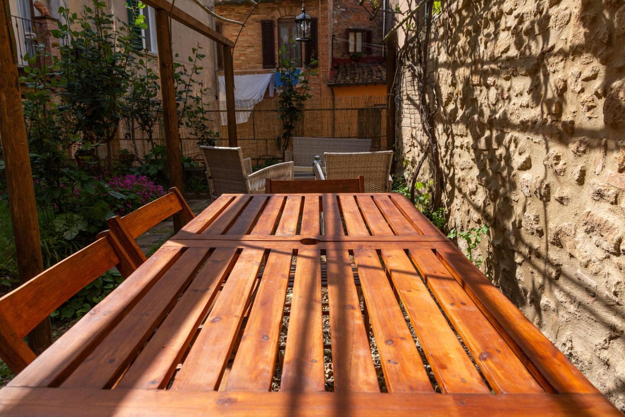 Il Cantuccio- Appartamento In Centro Con Giardino Volterra Esterno foto